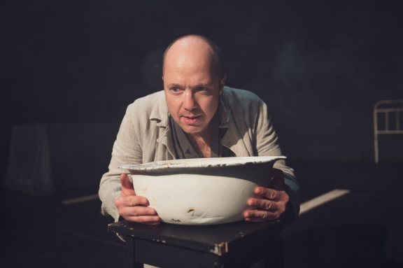 Спектакль «Кроткая»