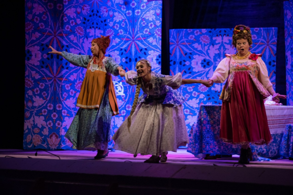 Спектакль «Не в свои сани не садись»